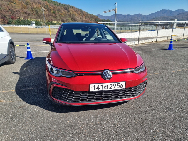 ▲ 폭스바겐 골프 GTI를 타고 인천에서 경기도 용인 일대 약300km를 시승했다 ⓒ뉴데일리 김성현 기자