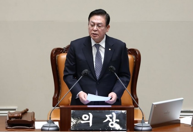 ▲ 정우택 국회부의장은 24일 충북도의 최대 현안이자 도민의 염원인 중부내륙특별법 국회 행정안전위원회 전체ㅗ회의에서 통과됐다고 밝혔다.ⓒ정우택 의원실