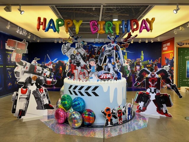 ▲ '헬로카봇' 10주년 특별전시 이미지.ⓒ초이락컨텐츠컴퍼니