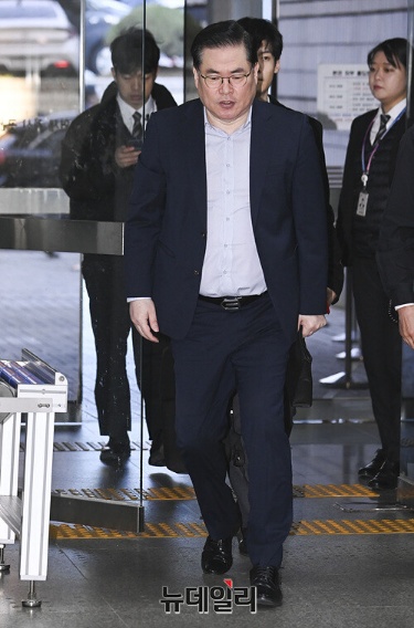 ▲ 유동규 전 성남도시개발공사 기획본부장이 지난달 30일 오후 서울 서초구 중앙지법에서 나오고 있다. ⓒ서성진 기자