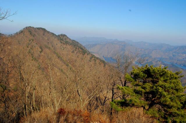 ▲ 환산성제4보루에서 바라본 환산 고스락.ⓒ진경수 山 애호가