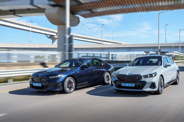 ▲ BMW가 올해 11월까지 벤츠에 1400대 가량 판매량에서 앞서고 있다. 신형 5시리즈 모습.  ⓒBMW코리아