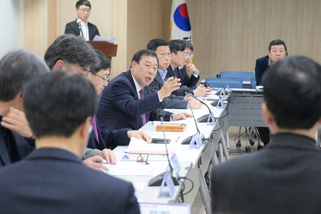 ▲ 최민호 세종시장이 5일 조치원 읍사무소에서 확대간부회의를 주재하고 있다.ⓒ세종시