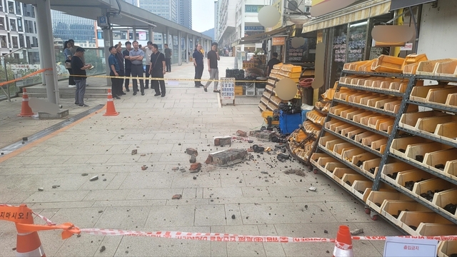 ▲ 세운상가 외벽 붕괴 사고 현장 모습. ⓒ세운상가 상인회 제공