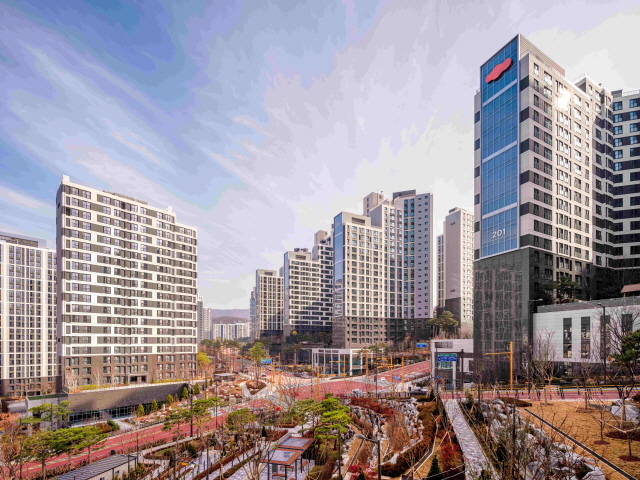 ▲ 'e편한세상 금빛 그랑메종' 단지. ⓒDL이앤씨