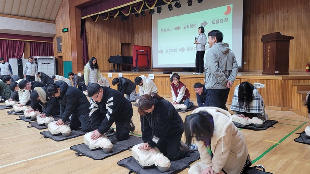 ▲ 대구시교육청(교육감 강은희)은 오는 12월 말까지 재난 발생 시 재난위험 인지역량 및 생존역량을 강화하기 위해 수능 이후 대구지역 전체 고3 학생들을 대상으로 체험형 안전교육을 실시한다.ⓒ대구시교육청