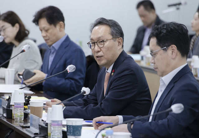 ▲ 박민수 보건복지부 2차관이 치매관리 주치의 도입이 결정된 25차 건강보험정책심의위원회에서 발언하고 있다. ⓒ보건복지부