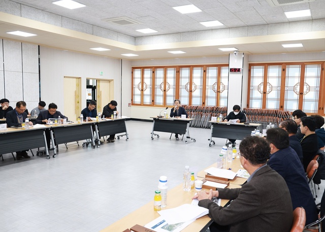 ▲ 영양군은 13일 군청 대회의실에서 산림청과 한국자산관리공사를 비롯한 관계자들이 참석한 가운데 착수보고회를 개최했다.ⓒ영양군