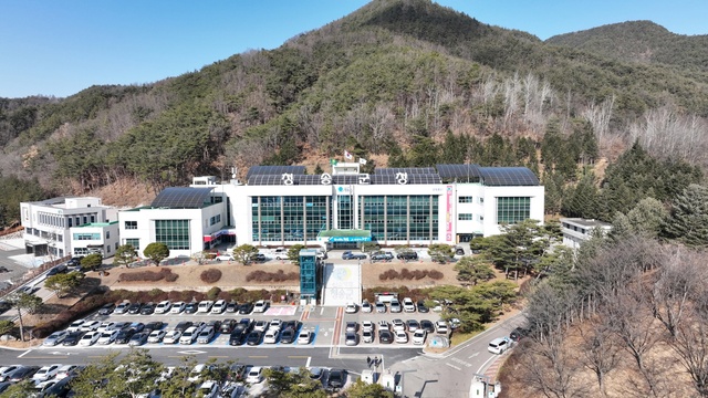 ▲ 청송군(군수 윤경희)은 관내 24개 부동산중개업소를 대상으로 12월 11일부터 14일까지 ‘부동산중개업소 지도·점검을 실시한다.ⓒ청송군