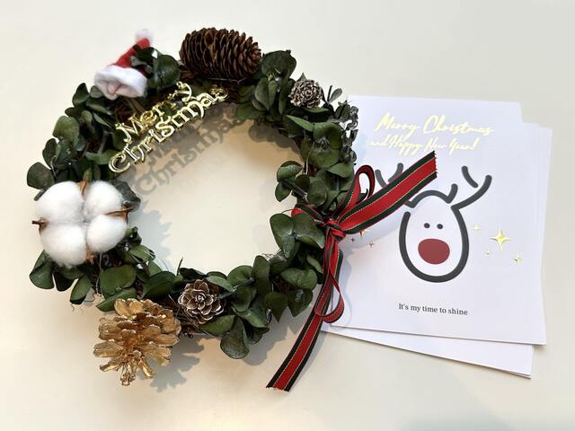 ▲ 한국타이어 임직원 및 가족들이 '크리스마스 리스 만들기' 봉사활동을 진행했다. ⓒ한국타이어