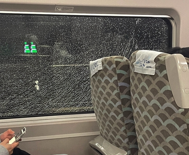 ▲ 한파에 KTX 산천 유리창 파손. ⓒ연합뉴스