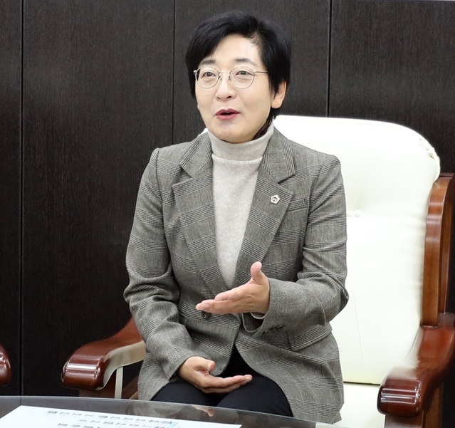 ▲ 이순열 세종시의회 의장이 최근 김용찬 충남도립대 총장과 면담한 뒤 세종시립대 설립을 제안하고 있다.ⓒ세종시의회