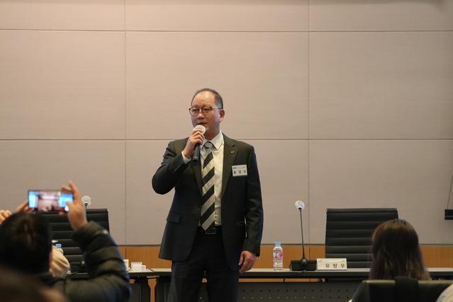 ▲ 홍영호 LS머트리얼즈 대표가 지난 11월28일 여의도에서 열린 상장 간담회에서 발표를 하고 있다. ⓒLS머트리얼즈