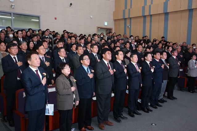 ▲ 수소 저장‧운송 클러스터 비전 선포식이 27일 강원대학교 삼척캠퍼스 그린 에너지연구관 국제회의실에서 개최했다.ⓒ강원특별자치도