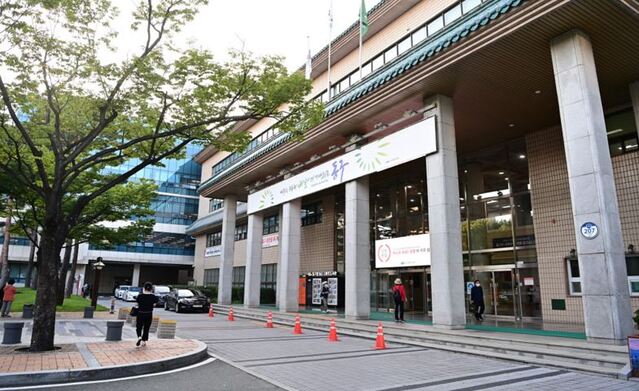 ▲ 대구 동구청(구청장 윤석준)이 행정안전부의 불법광고물 정비 등 옥외광고업무 평가에서 전국 지자체 중 우수기관으로 선정돼 국무총리상을 수상했다.ⓒ동구청