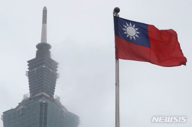 ▲ 대만 타이베이의 쑨원 기념공원 인근 101빌딩과 대만 국기. 230507 ⓒ뉴시스