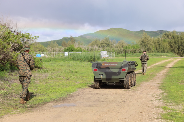 ▲ 미국 해병대원이 하와이에서 한화에어로스페이스가 제작한 아리온스멧을 운용하고 있다.ⓒ한화에어로스페이스