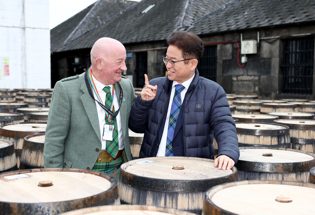 ▲ 경북도는 지난해 초 ‘안동소주 세계화’를 선언한 후 스코틀랜드의 수출상품인 스카치위스키와 같이 안동소주의 세계화를 위해 TF팀을 운영하고 있다.ⓒ경북도