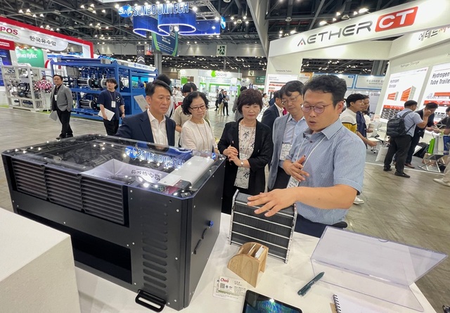 ▲ 부안 신재생에너지산업클러스터 특구 입주기업인 테라릭스(주)(대표 김태영)가 9일(현지시간)부터 12일까지 미국 라스베가스(Venetian Expo Tech West 전시관)에서 열리는 세계 최대 전자·IT 전시회 ‘CES(Consumer Electronics Show) 2024’에 참가한다.ⓒ부안군 사진 제공.