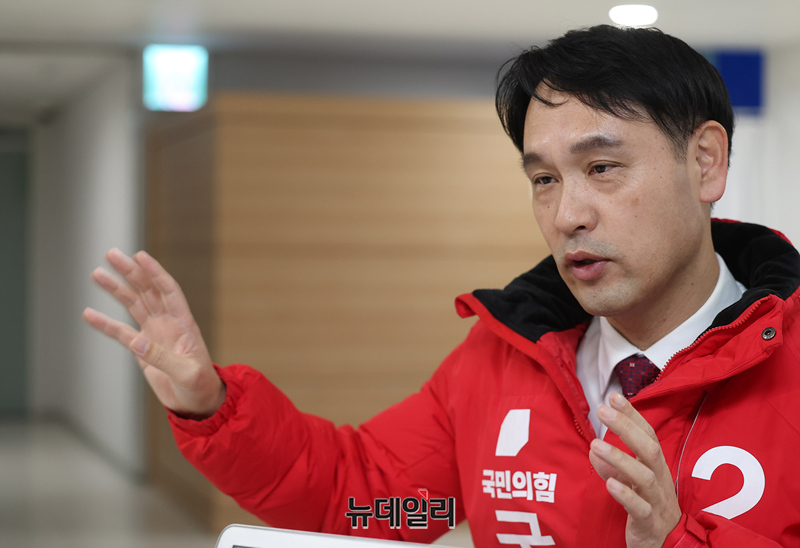 ▲ '포천·가평' 권신일 예비후보가 9일 오후 서울시청에서 뉴데일리와 인터뷰하고 있다. 
 ⓒ정상윤 기자