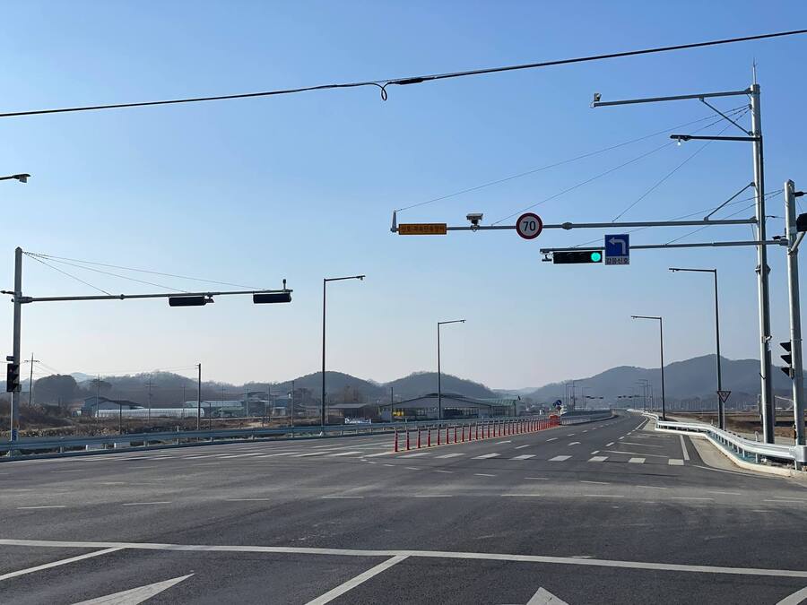 ▲ 예천군은 지난해 신도시 연결도로 교차로에 감응신호 설비를 추가 설치하여 총 13개 교차로에 감응신호체계를 구축했다.ⓒ예천군