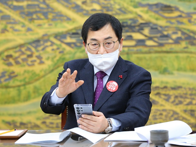 ▲ 주낙영 경주시장은 지난 8일 시청 대외협력실에서 새해 첫 간부회의를 개최했다.ⓒ경주시