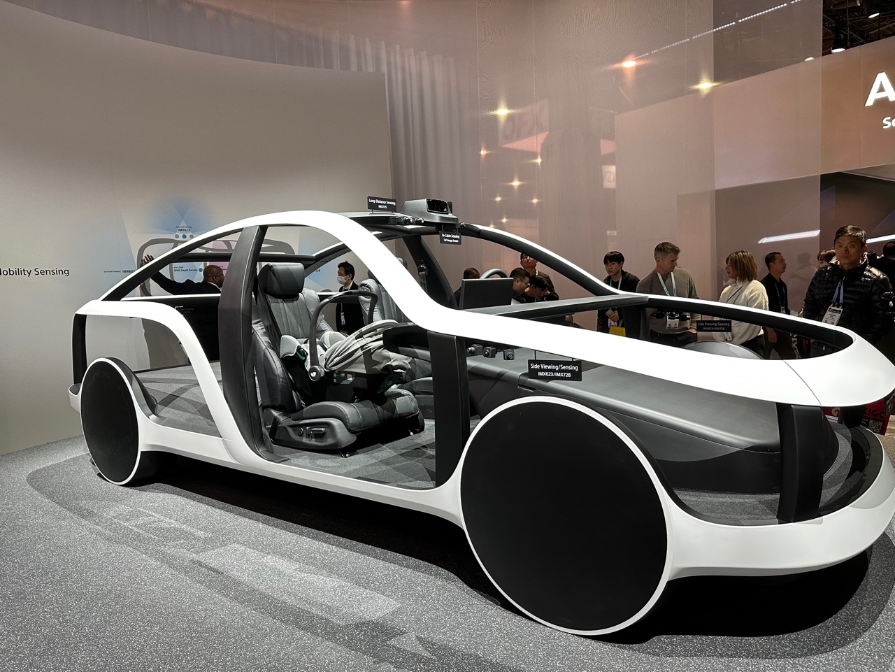 ▲ 소니 전시관에 있는 센싱 적용 콘셉트카
