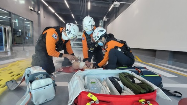 ▲ 대전소방본부는 11일 지난해 구급활동을 분석한 결과 총 8만4550건을 출동해 5만5660명을 이송했고, 이는 하루 232명의 시민이 구급 서비스를 요청해 6분에 한 번씩 출동했다.ⓒ대전시