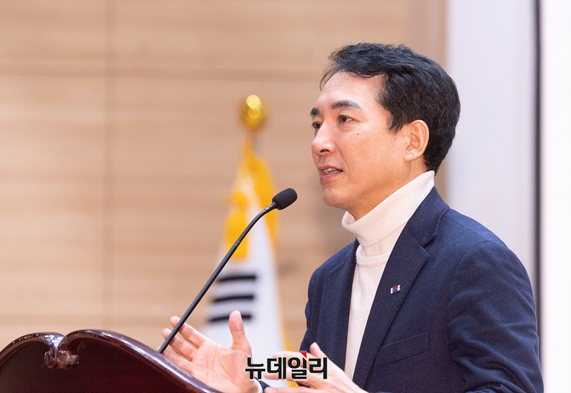 ▲ 박민식 전 국가보훈부 장관이 12일 오후 국회 의원회관에서 열린 '이승만의 독립외교 33년' 다큐멘터리 시사회에서 축사를 하고 있다. ⓒ서성진 기자