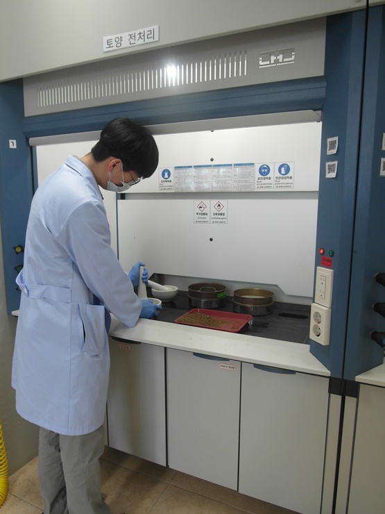 ▲ 경상북도는 토양오염을 예방하고 오염된 토양을 정화·복원하는 등 토양환경 보전을 위해 오염 우려지역을 대상으로 토양오염 실태조사를 실시했다.ⓒ경북도