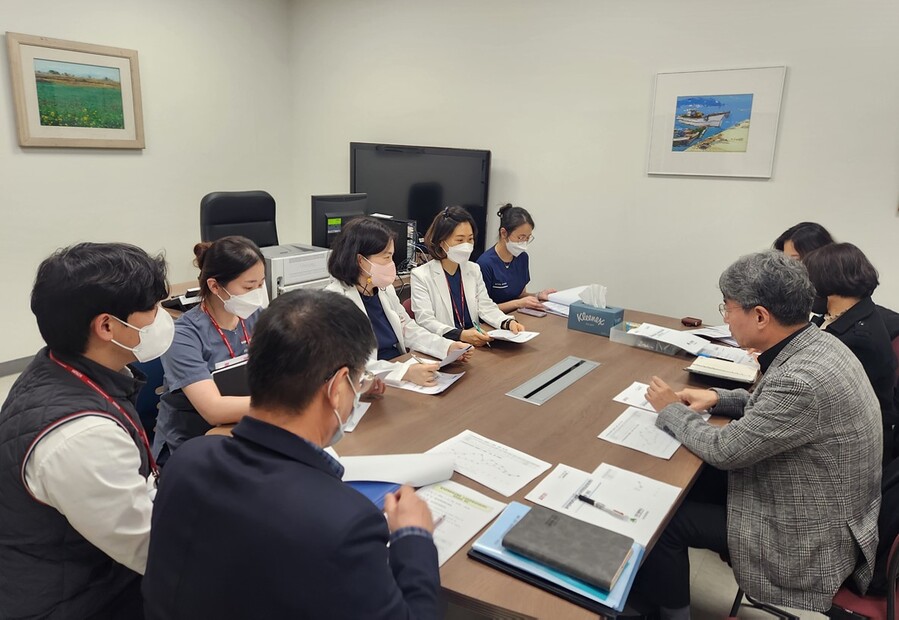 ▲ 대구시는 11일 칠곡경북대학교병원 소아전문응급의료센터에서 현장의 애로사항을 청취하고 개선방안을 논의하는 등 소아응급의료체계 개선을 위한 업무협의를 가졌다.ⓒ대구시