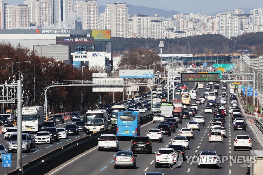 ▲ 설 연휴 귀성길 고속도로ⓒ연합뉴스