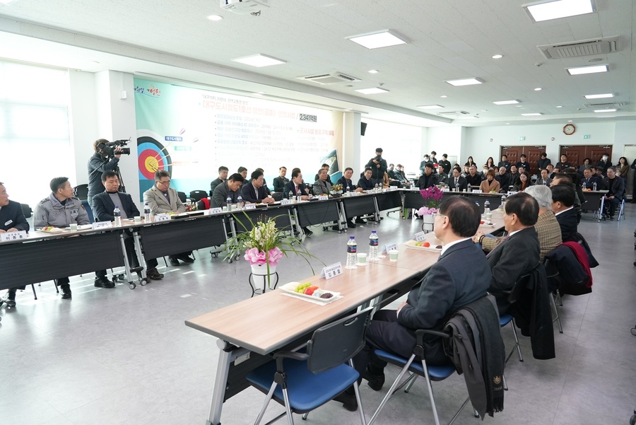 ▲ 영천시(시장 최기문)는 16일 금호읍을 시작으로 16개 읍·면·동을 방문해 주민들을 만나 시정계획 등을 공유하고 의견을 청취하는 ‘주민과의 새해 인사회’를 추진한다고 밝혔다.ⓒ영천시