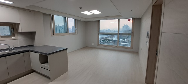 ▲ 서울 은평구 대조동 '호반베르디움 스테이원' 전용 48㎡ 거실.ⓒ단지 임대관리센터