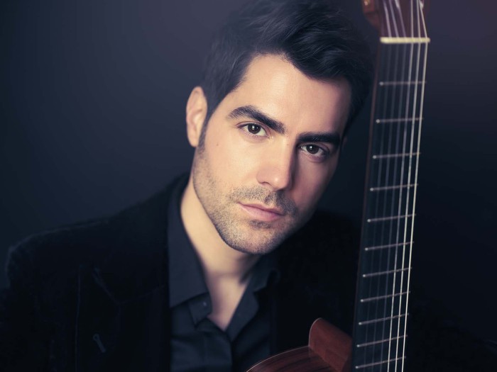 ▲ 기타리스트 밀로시 카라다글리치.ⓒ국립심포니오케스트라