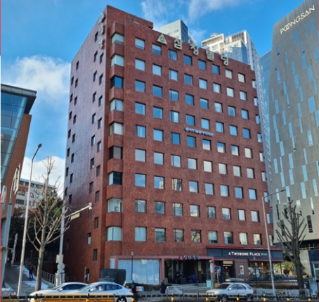 ▲ 임시청사로 이용될 서대문구 충정로 13에 위치한 삼창빌딩. ⓒ프론트레인지 공인중개사