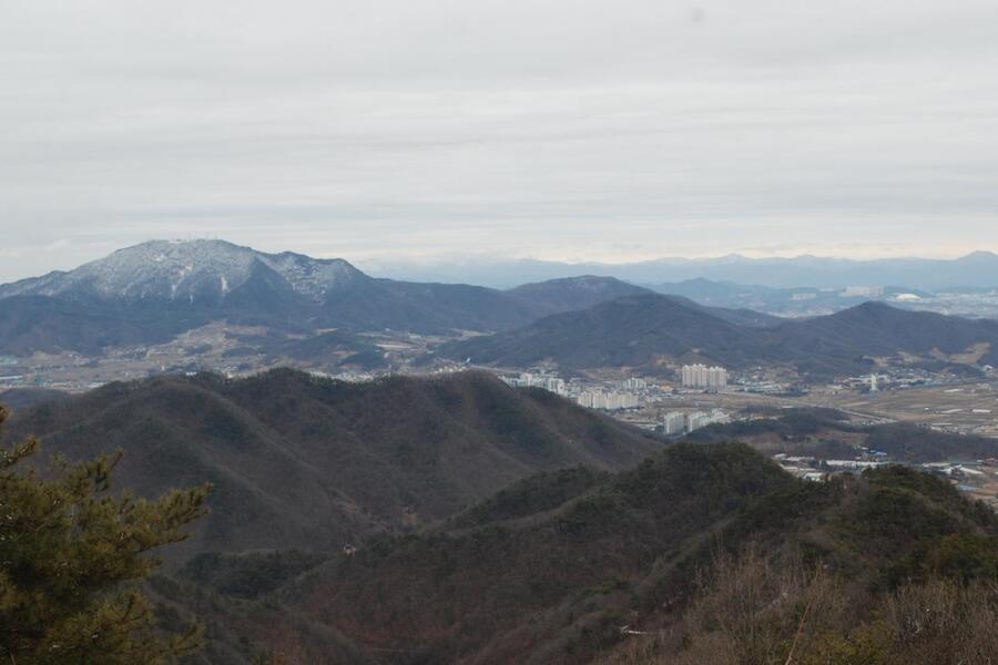 ▲ 정자에서 바라본 가섭산.ⓒ진경수 山 애호가