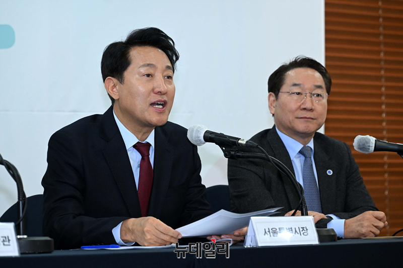 ▲ 오세훈 서울특별시장이 22일 오후 서울 중구 한국프레스센터에서 열린 기후동행카드·K-패스·The 경기패스·l-패스 등 대중교통 정기권에 관한 국토부·수도권 지자체 합동 기자설명회에서 발언하고 있다. ⓒ정상윤 뉴데일리 기자