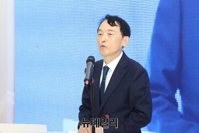 ▲ 47대 신임 손수준 회장은 “철없던 시절 다녔던 모교의 총동창회장이 된 것에 감회가 새롭고 무한한 책임감을 느낀다”라며 “역대 회장단이 이뤄놓은 역사와 전통을 잘 계승해 더 훌륭한 동창회가 되도록 할 것”이라고 말했다.ⓒ뉴데일리