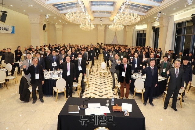 ▲ 영남중·고등학교 총동창회 ‘2024년도 정기총회 및 회장 이·취임식’이 31일 오후 6시 30분 호텔수성 피오니홀에서 열렸다.ⓒ뉴데일리