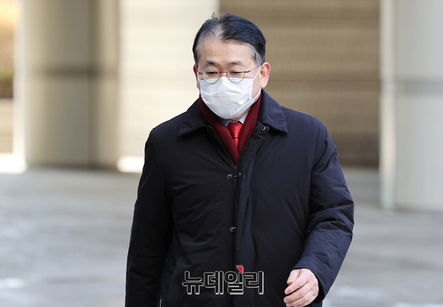 ▲ 김학의 전 법무부 차관 불법 출국금지에 관여한 혐의로 기소된 차규근 법무연수원 연구위원이 2022년 1월21일 오전 서울 서초구 중앙지방법원에서 열린 공판에 출석하고 있다. ⓒ뉴데일리DB