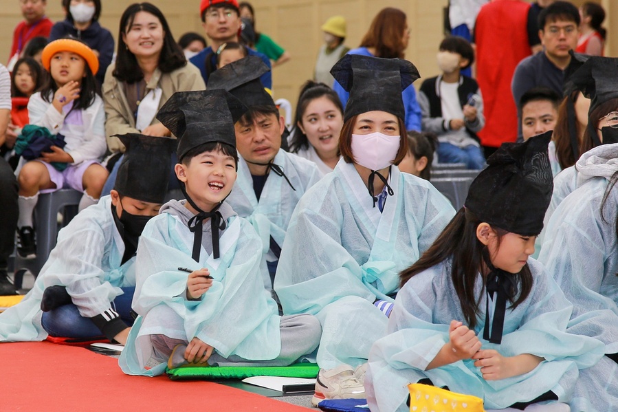 ▲ 영주시는 지역의 정체성이라 할 수 있는 선비문화를 대표로, 전통의 보존·계승과 함께 문화예술 활성화와 시민 삶의 질 향상 등 문화예술 사업에 변화를 가져올 새로운 문화콘텐츠 사업들을 발표했다.ⓒ영주시