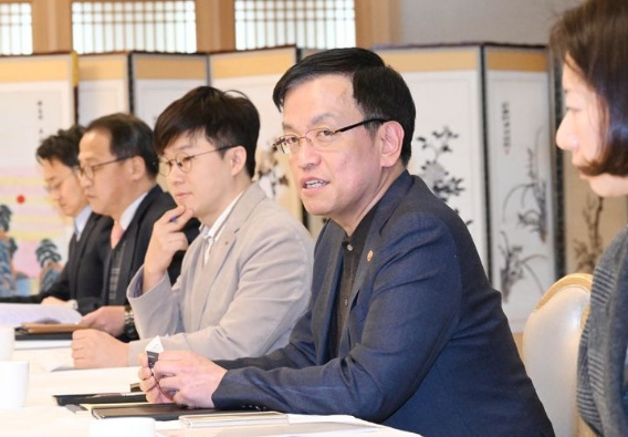 ▲ 최상목 부총리 겸 기획재정부 장관이 7일 오후 서울 종로구 정부서울청사에서 열린 일본경제 전문가 간담회에 참석해 발언하고 있다. ⓒ뉴시스