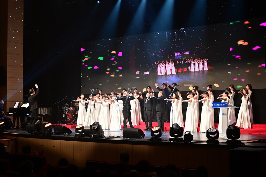 ▲ 청송군(군수 윤경희)은 올해 문화·체육·경제 분야에 예산 406억 원을 편성하여 민선8기 군정 목표 중 하나인 ‘문화로 미소 짓는 상생경제’ 실현을 위해 ‘생활이 넉넉한 지역경제, 인구를 늘리는 문화관광’이라는 전략과제 시행을 위한 다양한 정책을 펼친다.ⓒ청송군