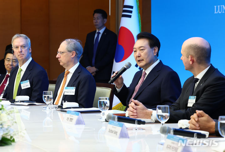 ▲ 윤석열 대통령이 14일 서울 중구 대한상공회의소에서 열린 외국인투자기업 오찬간담회에서 발언하고 있다. 2024.02.14. ⓒ뉴시스