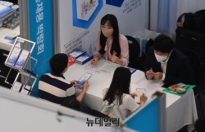 ▲ 구직활동 중인 청년들. ⓒ뉴데일리DB