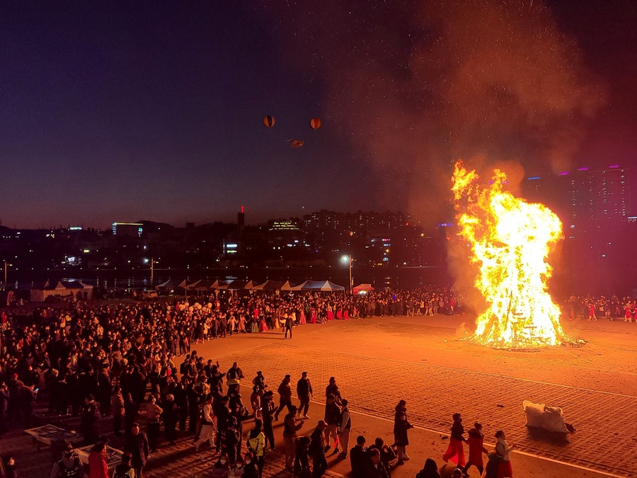 ▲ 영천시(시장 최기문)는 오는 24일 지역 최대 현안인 ‘대구 군부대 영천 유치’와 한 해 시민들의 무사안녕과 풍요를 기원하는 정월대보름 시민한마당 행사를 주최한다.ⓒ영천시