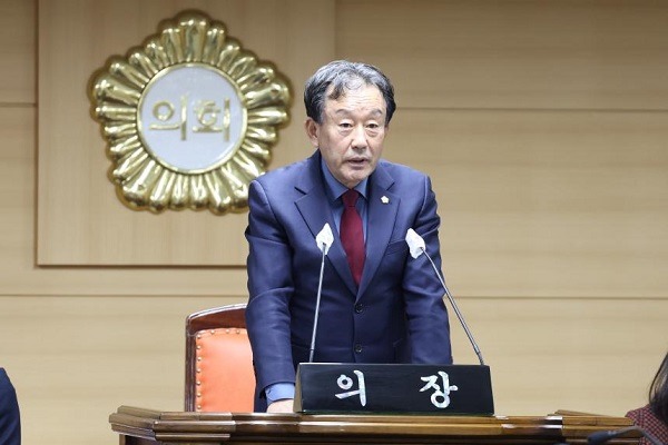 ▲ 장성용 부여군의회 의장이 지난 16일 열린 제280회 임시회에서“ 집행부 주요 업무 추진계획 청취와 조례안 등 논의 과정에서 군정의 주요 업무 추진계획을 자세히 살피고 발전적인 대안을 제시하겠다”고 밝혔다.ⓒ부여군의회