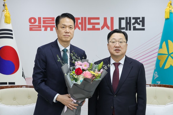 ▲ 이장우 대전시장은 26일 신임 기획조정실장에 한치흠(51) 행정안전부 경찰국 총괄지원과장을 임명했다.ⓒ대전시