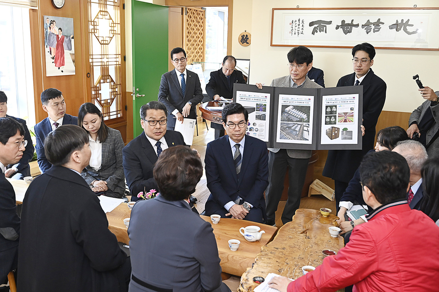 ▲ 대구한의대학교(총장 변창훈)는 2월 26일 경상북도 도청 국제관에서 경상북도-영덕군-주한몽골대사-몽골 모노스 그룹이 함께 경북형 중앙아시아 전통의학 국제협력협의회를 열었다.ⓒ대구한의대